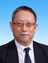        鄭建邦，男，漢族，1957年1月生，民革黨員，大學學歷，經(jīng)濟學學士學位。       現(xiàn)任全國人大常委會副委員長，民革中央主席，中國和平統(tǒng)一促進會副會長。