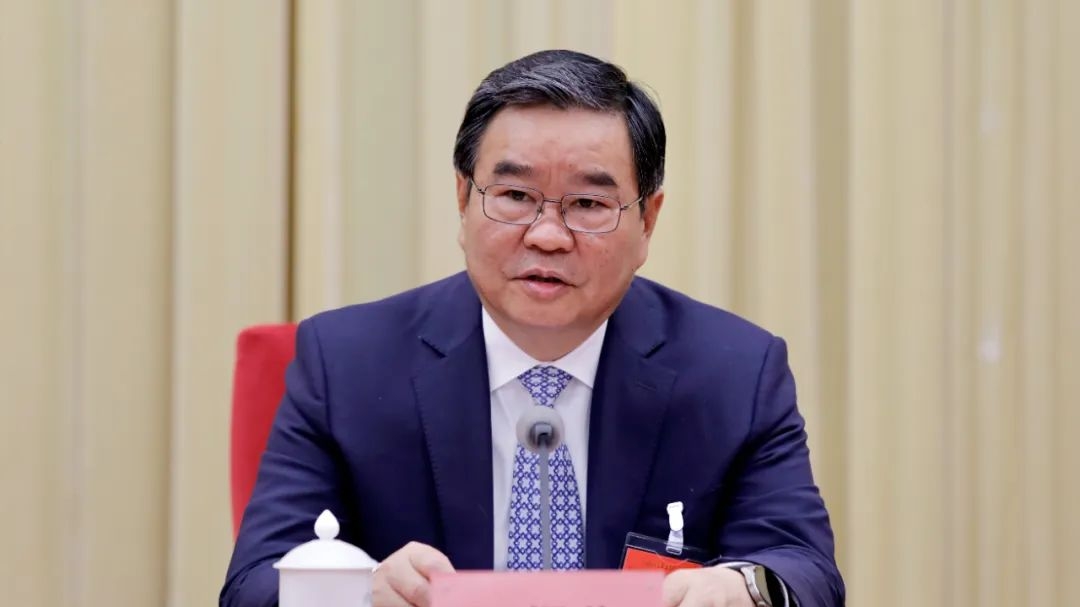 全國政協(xié)副主席、民革中央常務(wù)副主席何報(bào)翔作閉幕講話
