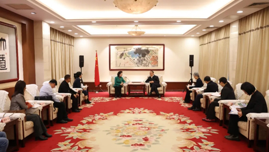 鄭建邦會見民革廣東省委會、仲愷農(nóng)業(yè)工程學(xué)院一行
